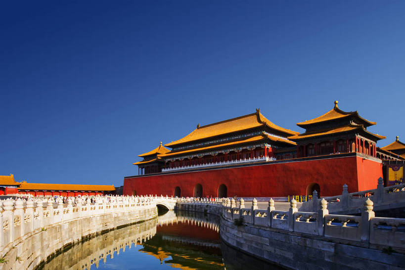 故宫,宫殿,栏杆,横图,彩色,室外,白天,旅游,度假,名胜古迹,标志建筑,地标,建筑,北京,中国,亚洲,遗迹,艺术,图片,墙,屋顶,文化遗产,建筑群,古典,合成,顶,古迹,历史,文物,娱乐,建设,城墙,古建筑,石桥,午门,建筑物,古代,蓝色,蓝天,天空,紫禁城,天,享受,休闲,旅游胜地,放松,摄影,城楼,古代建筑,严肃,权威,中国文化,特效,金水桥,古文明,东亚,中华人民共和国,权力,门楼,威严,权势,古远,势力,尊严,河,旅行,皇宫,传统文化,bj174