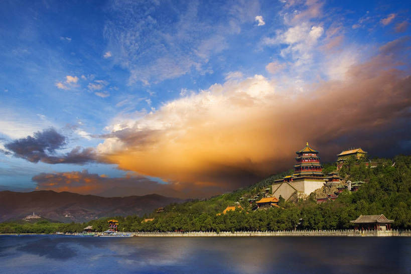 公园,颐和园,横图,彩色,旅游,度假,湖,名胜古迹,标志建筑,地标,建筑,北京,中国,亚洲,遗迹,图片,文化遗产,云层,合成,古迹,文物,娱乐,建设,古建筑,树木,天空,湖水,享受,休闲,旅游胜地,彩云,放松,摄影,园林,文明,中国文化,特效,古文明,东亚,万寿山,昆明湖,中华人民共和国,佛香阁,皇家园林,眩光,旅行,bj174