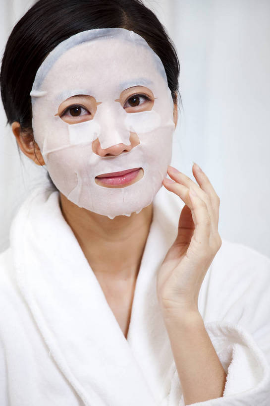 东方人,一个人,竖图,彩色,室内,化妆,美容,时尚,卧室,中国,亚洲,护肤,梳妆,图片,休闲,面膜,放松,美女,摄影,生活方式,东亚,中华人民共和国,女人,女性,亚洲人,中国人,年轻人,坐着,半身,高兴,愉快,bj174