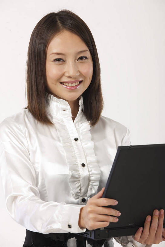 东方人,一个人,商务人士,商务女性,微笑,竖图,彩色,室内,白天,衬衫,商务,成功,信心,职员,电脑,中国,亚洲,套装,正装,图片,笔记本,站着,美女,摄影,商务装,工薪阶层,东亚,女孩,女人,女性,亚洲人,中国人,年轻人,白领,上班族,半身,影棚拍摄,高兴,办公,bj174