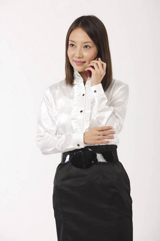 东方人,一个人,商务人士,商务女性,打电话,微笑,竖图,彩色,室内,白天,衬衫,裙子,商务,成功,信心,职员,手机,中国,亚洲,套装,正装,图片,站着,美女,短裙,摄影,半身裙,商务装,工薪阶层,东亚,交流,女孩,女人,女性,亚洲人,中国人,年轻人,白领,上班族,沟通,半身,影棚拍摄,高兴,办公,bj174