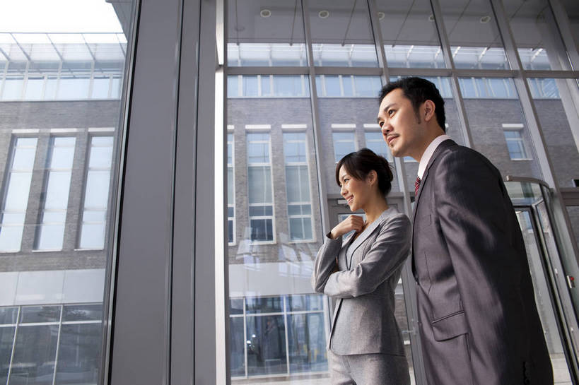 东方人,两个人,商务人士,商务男性,商务女性,办公室,微笑,横图,彩色,室内,白天,侧面,衬衫,西装,商务,成功,合作,信心,职员,中国,亚洲,套装,正装,工作,图片,玻璃门,现代建筑,站着,美女,金融,摄影,经济,商务装,贸易,工薪阶层,东亚,向往,友情,男人,男性,女人,女性,亚洲人,中国人,年轻人,白领,上班族,半身,衬衣,高兴,办公,商业,bj174
