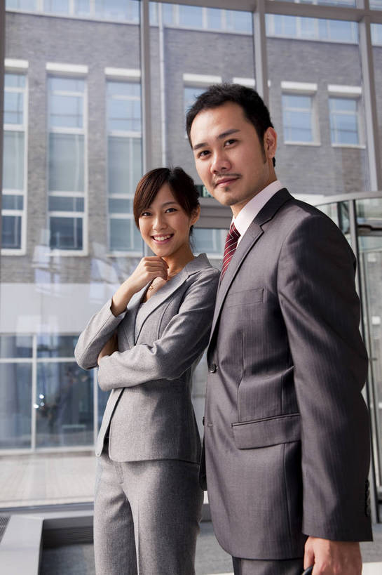 东方人,两个人,商务人士,商务男性,商务女性,办公室,微笑,竖图,彩色,室内,白天,侧面,衬衫,西装,商务,成功,合作,信心,职员,中国,亚洲,套装,正装,工作,图片,玻璃门,现代建筑,站着,美女,金融,摄影,经济,商务装,贸易,工薪阶层,东亚,向往,友情,男人,男性,女人,女性,亚洲人,中国人,年轻人,白领,上班族,半身,衬衣,高兴,办公,商业,bj174