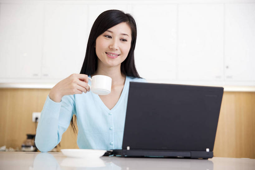 东方人,一个人,商务人士,商务女性,办公室,横图,彩色,室内,白天,西装,商务,成功,信心,职员,中国,亚洲,套装,正装,工作,图片,喝茶,现代建筑,笔记本,美女,金融,摄影,休息室,经济,商务装,贸易,工薪阶层,东亚,茶水间,手提电脑,女人,女性,亚洲人,中国人,年轻人,白领,上班族,坐着,半身,高兴,办公,商业,bj174