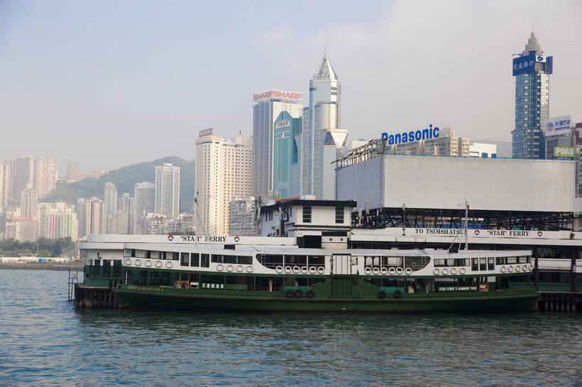 无人,码头,横图,彩色,室外,白天,旅游,度假,名胜古迹,标志建筑,城市,地标,建筑,酒店,轮船,船,香港,中国,遗迹,图片,建筑群,古迹,文物,娱乐,建设,现代,古建筑,现代建筑,地标建筑,享受,休闲,旅游胜地,放松,都市风光,文明,中国文化,古文明,繁荣,海,旅行,湾仔天星码头,天星小轮,bj174