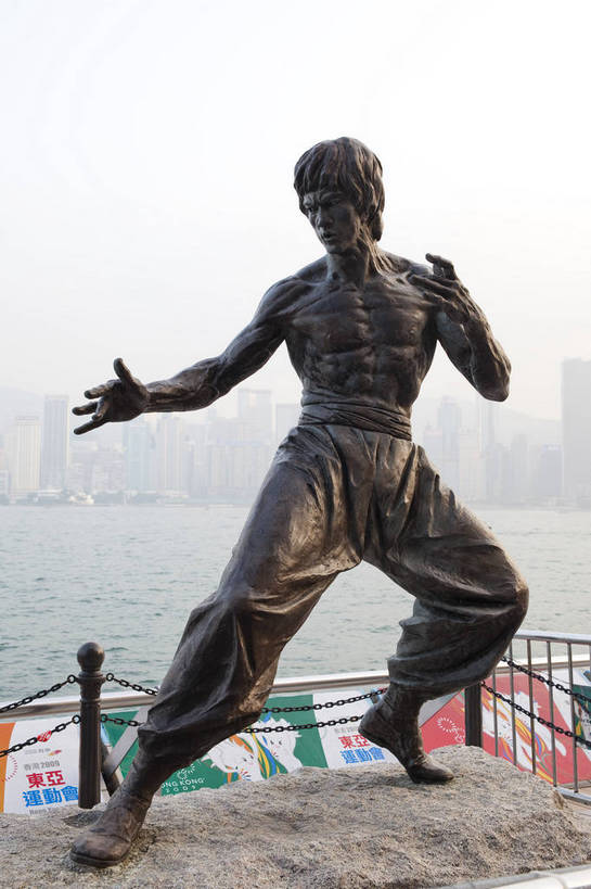 无人,演员,导演,竖图,彩色,室外,特写,白天,旅游,度假,名胜古迹,标志建筑,城市,地标,建筑,雕塑,香港,中国,遗迹,艺术,装饰,雕刻,雕像,塑像,图片,古迹,文物,娱乐,建设,现代,古建筑,现代建筑,工艺品,地标建筑,享受,休闲,旅游胜地,放松,明星,纪念,美术,都市风光,文明,中国文化,主题,陈列,古文明,李小龙,功能,美学,繁荣,星光大道,尖沙嘴,旅行,武术家,李振藩,bj174