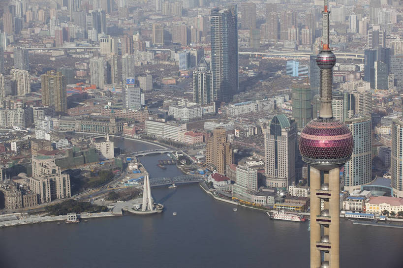 无人,横图,俯视,彩色,室外,白天,旅游,度假,办公楼,名胜古迹,标志建筑,城市,地标,建筑,上海,中国,遗迹,图片,建筑群,古迹,文物,娱乐,建设,现代,古建筑,黄浦江,现代建筑,地标建筑,外滩,享受,休闲,旅游胜地,摩天大厦,放松,摄影,鸟瞰,都市风光,文明,中国文化,金融中心,浦西,外白渡桥,古文明,繁荣,旅行,bj174