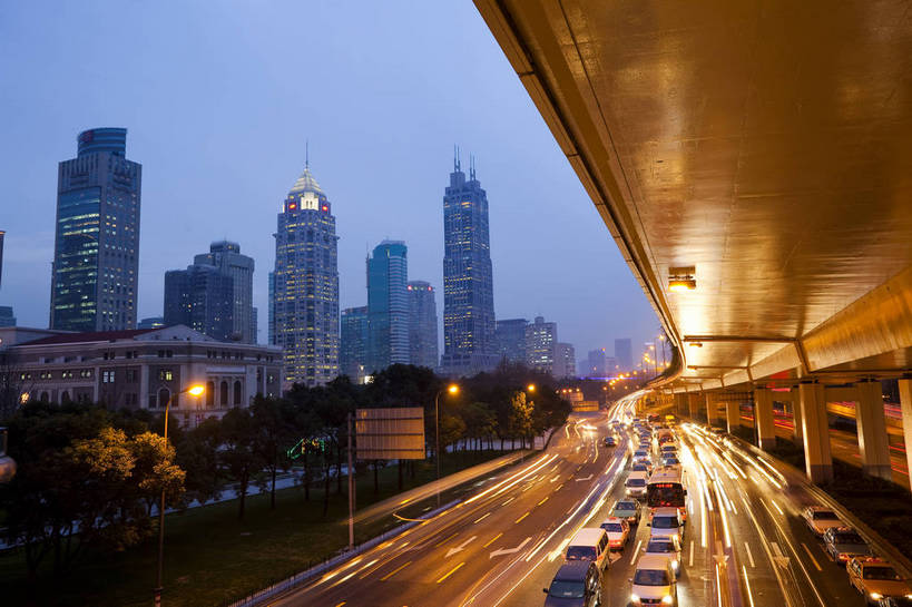 无人,横图,彩色,室外,旅游,度假,办公楼,名胜古迹,标志建筑,城市,道路,地标,建筑,夜景,上海,中国,遗迹,图片,高架,建筑群,车流,交通,古迹,文物,娱乐,建设,现代,古建筑,现代建筑,地标建筑,享受,休闲,旅游胜地,摩天大厦,放松,摄影,都市风光,文明,中国文化,古文明,延安路,灯火辉煌,繁荣,旅行,快速路,bj174