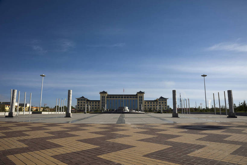 无人,广场,横图,室外,白天,旅游,度假,办公楼,名胜古迹,标志建筑,城市,道路,地标,建筑,遗迹,景观,古迹,文物,娱乐,建设,古建筑,天空,享受,休闲,旅游胜地,放松,中国文化,古文明,青海,原子城,旅行,传统文化,bj174