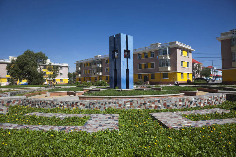 无人,广场,横图,室外,白天,旅游,度假,办公楼,名胜古迹,标志建筑,城市,地标,建筑,遗迹,花坛,景观,古迹,文物,娱乐,建设,古建筑,居民楼,享受,休闲,旅游胜地,放松,中国文化,古文明,青海,原子城,旅行,传统文化,bj174