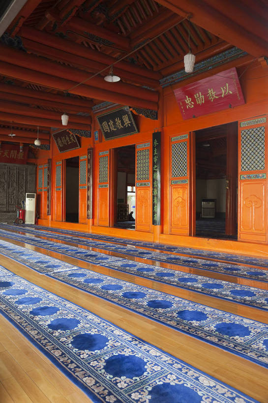 无人,寺庙,竖图,室内,白天,旅游,度假,名胜古迹,标志建筑,地标,建筑,遗迹,彩绘,古迹,文物,娱乐,建设,古建筑,历史建筑,壁画,享受,休闲,旅游胜地,放松,宗教,中国文化,古文明,青海,西宁,东关清真大寺,旅行,传统文化,bj174