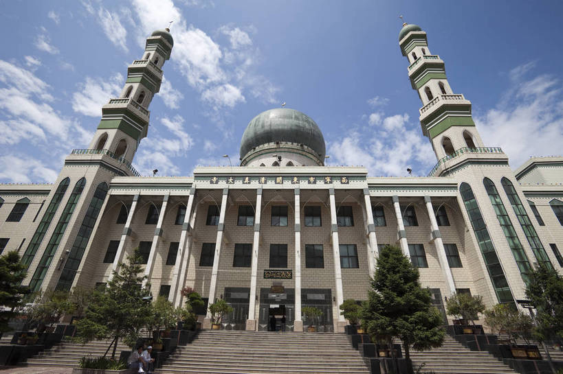 无人,寺庙,横图,室外,白天,旅游,度假,名胜古迹,标志建筑,地标,建筑,遗迹,古迹,文物,娱乐,建设,古建筑,历史建筑,享受,休闲,旅游胜地,放松,宗教,中国文化,古文明,青海,西宁,东关清真大寺,旅行,传统文化,bj174