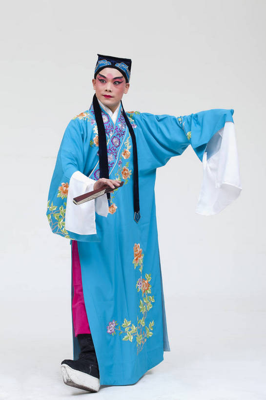 一个人,演员,竖图,彩色,白色背景,正面,化妆,北京,中国,亚洲,仅一个人,表演,艺术,造型,鲜艳,头饰,图片,注视,文化,脸谱,观察,看,站着,表情,竖,姿势,摄影,服饰,观看,动作,察看,生,关注,中国文化,戏剧,民族服饰,演出服,京剧,东亚,国粹,男人,中国人,年轻人,全身,影棚拍摄,化装,中国戏曲,传统文化,舞台妆,角色,才子,张珙,张生,小生,bj174