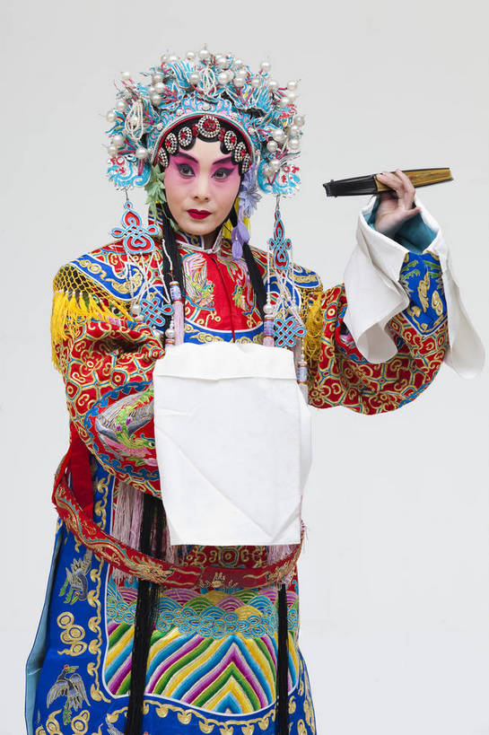 一个人,演员,竖图,彩色,白色背景,正面,化妆,北京,中国,亚洲,仅一个人,表演,艺术,造型,鲜艳,头饰,图片,注视,文化,脸谱,观察,看,站着,表情,竖,姿势,摄影,服饰,观看,动作,察看,关注,中国文化,戏剧,民族服饰,演出服,京剧,东亚,国粹,杨贵妃,青衣,女人,中国人,年轻人,半身,影棚拍摄,化装,中国戏曲,传统文化,舞台妆,bj174