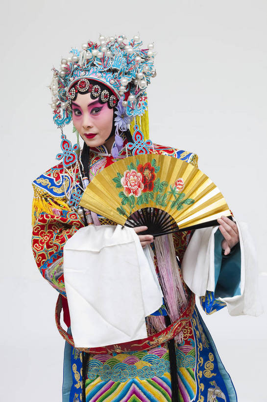 一个人,演员,竖图,彩色,白色背景,正面,化妆,北京,中国,亚洲,仅一个人,表演,艺术,造型,鲜艳,头饰,图片,注视,文化,脸谱,观察,看,站着,表情,竖,姿势,摄影,服饰,观看,动作,察看,关注,中国文化,戏剧,民族服饰,演出服,京剧,东亚,国粹,杨贵妃,青衣,女人,中国人,年轻人,半身,影棚拍摄,化装,中国戏曲,传统文化,舞台妆,bj174