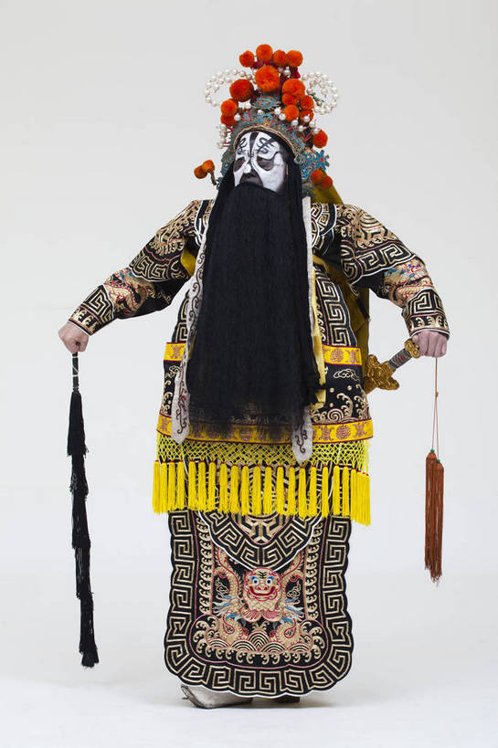 中年人,一个人,演员,竖图,彩色,白色背景,正面,化妆,北京,中国,亚洲,仅一个人,表演,艺术,造型,鲜艳,头饰,图片,注视,文化,脸谱,观察,看,站着,表情,竖,姿势,摄影,服饰,观看,动作,察看,关注,中国文化,戏剧,民族服饰,演出服,京剧,东亚,戏曲,国粹,军事家,男人,中国人,全身,影棚拍摄,化装,西楚霸王,项籍,项羽,中国戏曲,传统文化,舞台妆,角色,花脸,净,bj174