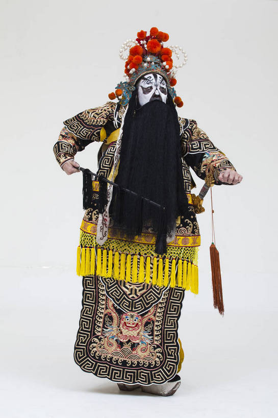 中年人,一个人,演员,竖图,彩色,白色背景,正面,化妆,北京,中国,亚洲,仅一个人,表演,艺术,造型,鲜艳,头饰,图片,注视,文化,脸谱,观察,看,站着,表情,竖,姿势,摄影,服饰,观看,动作,察看,关注,中国文化,戏剧,民族服饰,演出服,京剧,东亚,戏曲,国粹,军事家,男人,中国人,全身,影棚拍摄,化装,西楚霸王,项籍,项羽,中国戏曲,传统文化,舞台妆,角色,花脸,净,bj174