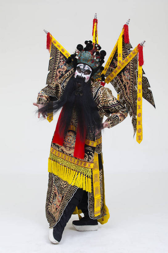 中年人,一个人,演员,竖图,彩色,白色背景,正面,化妆,北京,中国,亚洲,仅一个人,表演,艺术,造型,鲜艳,头饰,图片,注视,文化,脸谱,观察,看,站着,表情,竖,姿势,摄影,服饰,观看,动作,察看,关注,中国文化,戏剧,民族服饰,演出服,京剧,东亚,戏曲,国粹,男人,中国人,全身,影棚拍摄,化装,张飞,中国戏曲,传统文化,舞台妆,角色,花脸,净,bj174