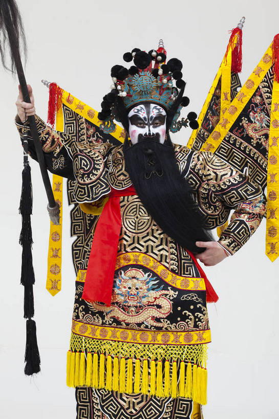 中年人,一个人,演员,竖图,彩色,白色背景,正面,化妆,北京,中国,亚洲,仅一个人,表演,艺术,造型,鲜艳,头饰,图片,注视,文化,脸谱,观察,看,站着,表情,竖,姿势,摄影,服饰,观看,动作,察看,关注,中国文化,戏剧,民族服饰,演出服,京剧,东亚,戏曲,国粹,男人,中国人,半身,影棚拍摄,化装,张飞,中国戏曲,传统文化,舞台妆,角色,花脸,净,bj174