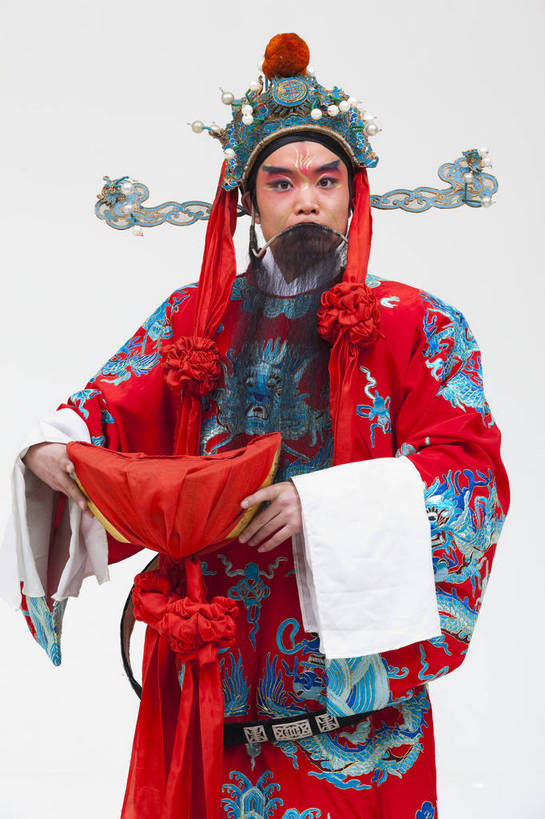 中年人,一个人,演员,竖图,彩色,白色背景,正面,化妆,北京,中国,亚洲,仅一个人,表演,艺术,造型,鲜艳,头饰,图片,注视,文化,脸谱,观察,看,站着,表情,竖,姿势,摄影,服饰,观看,动作,察看,关注,中国文化,戏剧,民族服饰,演出服,京剧,东亚,戏曲,国粹,文财神,男人,中国人,半身,影棚拍摄,化装,中国戏曲,传统文化,舞台妆,角色,老生,须生,正生,bj174