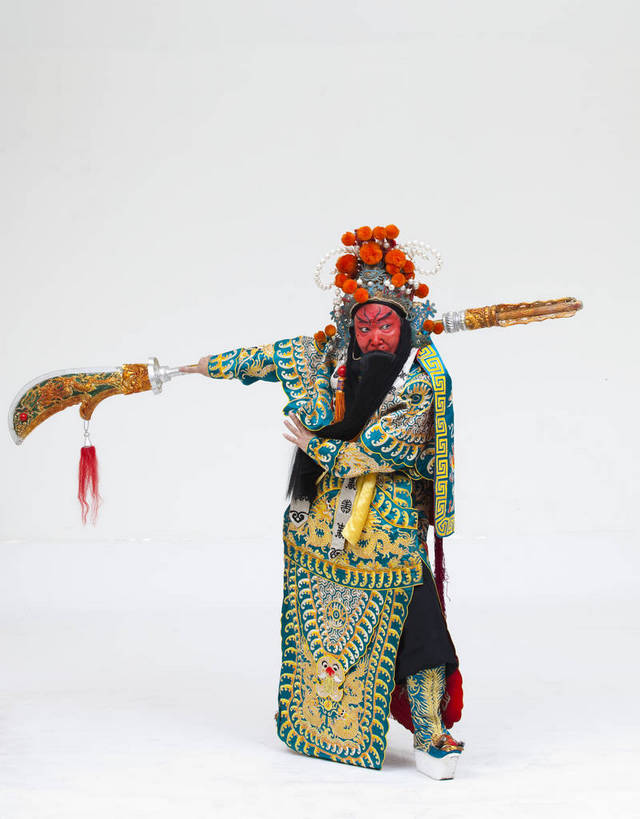 中年人,一个人,演员,竖图,彩色,白色背景,正面,化妆,北京,中国,亚洲,仅一个人,表演,艺术,造型,鲜艳,头饰,图片,注视,文化,脸谱,观察,看,站着,表情,竖,姿势,摄影,服饰,观看,动作,察看,关注,中国文化,戏剧,民族服饰,演出服,京剧,东亚,国粹,美猴王,男人,中国人,全身,影棚拍摄,化装,中国戏曲,武生,传统文化,舞台妆,bj174