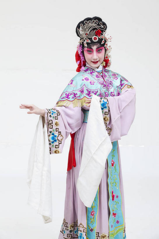 一个人,演员,竖图,彩色,白色背景,正面,化妆,北京,中国,亚洲,仅一个人,表演,艺术,造型,鲜艳,头饰,图片,注视,文化,脸谱,观察,看,站着,表情,竖,姿势,摄影,服饰,观看,动作,察看,关注,中国文化,戏剧,民族服饰,演出服,京剧,东亚,国粹,花旦,女人,中国人,年轻人,全身,影棚拍摄,化装,中国戏曲,传统文化,舞台妆,bj174
