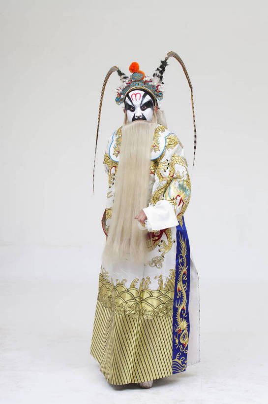中年人,一个人,演员,竖图,彩色,白色背景,正面,化妆,北京,中国,亚洲,仅一个人,表演,神话,艺术,造型,鲜艳,头饰,图片,注视,文化,脸谱,观察,看,站着,表情,竖,姿势,摄影,龙王,服饰,观看,动作,神仙,察看,关注,中国文化,戏剧,传说,民族服饰,演出服,京剧,东亚,戏曲,国粹,中国神话,男人,中国人,全身,影棚拍摄,化装,中国戏曲,传统文化,舞台妆,角色,花脸,净,bj174