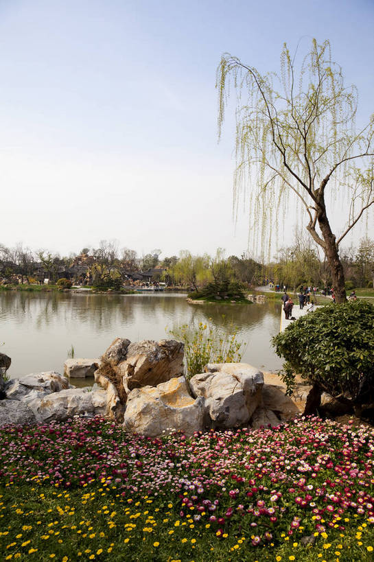 公园,竖图,彩色,室外,白天,旅游,度假,湖,名胜古迹,树林,标志建筑,地标,建筑,桃花,瘦西湖,中国,亚洲,游人,遗迹,图片,河岸,建筑群,野花,古典,古迹,文物,娱乐,建设,古建筑,江苏,花,自然,凉亭,春天,享受,休闲,旅游胜地,放松,摄影,园林,风光,中国文化,古文明,东亚,扬州,中华人民共和国,旅行,传统文化,bj174