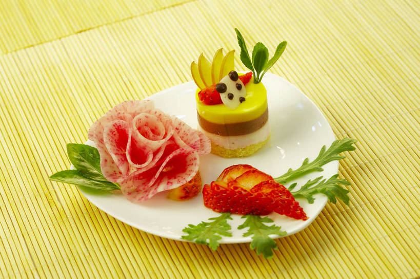 点心,无人,横图,室内,快乐,草莓,静物,诱人,夹心,食品,甜点,美食,饮食,食物,装饰物,甜食,奶油,健康,摄影,影棚,点缀,可口,摄影棚,萝卜花,消食,影棚拍摄,拍摄,蛋糕,健胃,bj174
