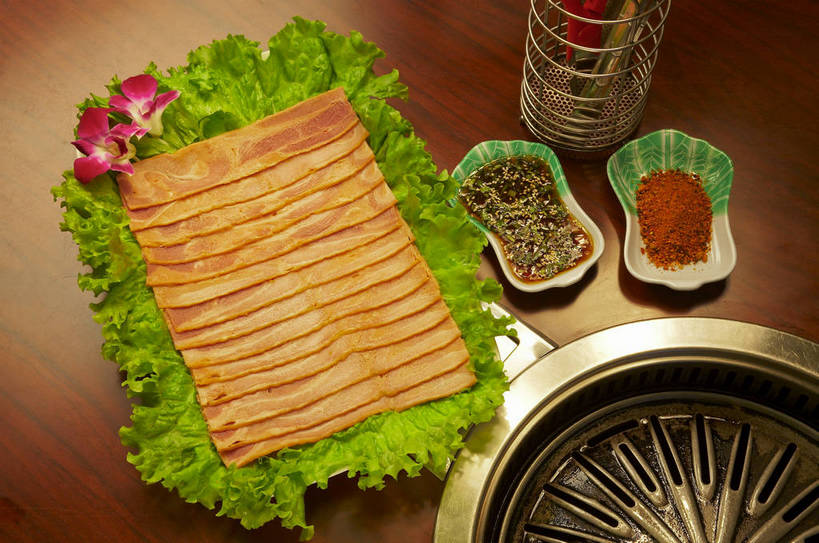 无人,横图,烧烤,蔬菜,静物,餐具,新鲜,调料,肉,美味,食品,烤架,烤肉,营养,蘸料,培根,美食,饮食,食物,特产,摄影,有机食品,绿色食品,影棚,摄影棚,影棚拍摄,拍摄,bj174