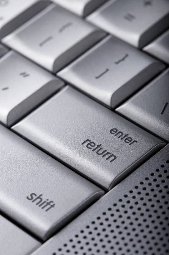 无人,竖图,室内,特写,棚拍,侧面,电脑,笔记本电脑,键盘,技术,科技,静物,局部,网络,英文,标志,文字,字符,字母,银色,信息技术,通讯设备,标识,摄影,影棚,英文字母,个人电脑,无线,象征,物体,摄影棚,微机,通信设备,无线网络,冷色调,无线上网,便携式电脑,回车,按键,电脑键盘,手提电脑,影棚拍摄,拍摄,bj174