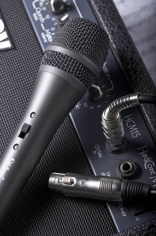 无人,竖图,棚拍,数码,电子,科技,静物,插头,音响,摇滚,音乐,娱乐,话筒,声音,混合,麦克风,吵闹,旋钮,音量,dj师,唱片骑士,混音,控制面板,标度,bj174