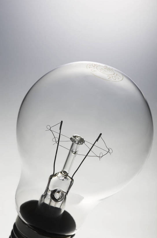 无人,竖图,室内,棚拍,白色背景,节能,静物,照明,环保,电力,空间,灯泡,钨丝,光亮,一个,绿色,概念,电灯,能源,单个,电,环境,生态,回收,供电,资源,电灯泡,主题,能量,利用,低碳,循环,白炽灯泡,持续,bj174