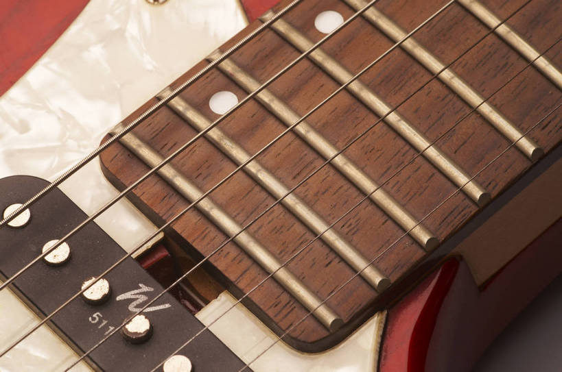 无人,横图,棚拍,静物,表演,艺术,贝斯,低音吉他,电吉他,吉他,乐器,弦,弦乐器,音乐,演奏,娱乐,红色,节奏,韵律,弹拨弦鸣乐器,爱好,创作,电贝斯,弹拨弦乐器,电吉它,bj174