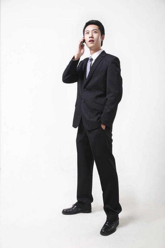 东方人,一个人,商务人士,打电话,微笑,竖图,彩色,室内,白色背景,正面,侧面,衬衫,西装,商务,通讯,安全,成功,职员,电话,手机,亚洲,中年,伸展,套装,正装,平静,人像,拨号,工作,领带,联系,年轻,生活,注视,黄种人,通讯设备,现代,东方,一个,背面,白色,职业,健康,成年,成人,成熟,色彩,压力,友好,专注,舒展,金融,短信,影棚,生活方式,经济,宁静,姿态,关注,气质,目标,和平,安详,贸易,形象,太平,安适,安好,宁靖,交流,男人,男性,亚洲人,中国人,年轻人,白领,商人,上班族,沟通,讲话,通话,站立,衬衣,商业,白领阶层,办公室职员,升职,行为,bj174