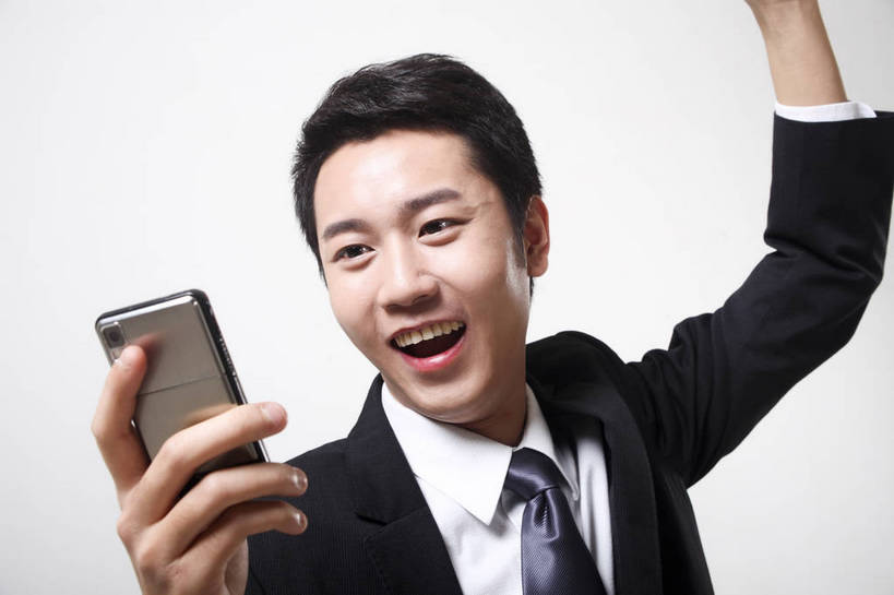 东方人,拳,一个人,商务人士,打电话,微笑,横图,彩色,室内,特写,白色背景,正面,仰视,衬衫,西装,商务,通讯,安全,成功,胜利,职员,电话,手机,亚洲,中年,双手,伸展,套装,正装,平静,人像,拨号,工作,领带,联系,年轻,生活,注视,黄种人,通讯设备,现代,东方,一个,白色,握拳,职业,健康,表情,惊喜,成年,成人,成熟,色彩,压力,友好,专注,喊,舒展,金融,短信,影棚,生活方式,经济,宁静,喜悦,姿态,关注,气质,呐喊,消息,目标,和平,情绪,安详,贸易,冲动,形象,太平,安适,安好,宁靖,激昂,激动,交流,男人,男性,亚洲人,中国人,年轻人,白领,商人,上班族,沟通,讲话,通话,站立,半身,低角度拍摄,衬衣,商业,白领阶层,办公室职员,好消息,升职,行为,bj174