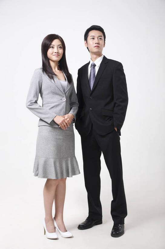 东方人,两个人,商务人士,微笑,竖图,彩色,室内,白色背景,正面,衬衫,西装,商务,安全,成功,职员,亚洲,中年,伸展,套装,正装,平静,人像,工作,领带,年轻,生活,注视,黄种人,现代,东方,白色,职业,健康,成年,成人,成熟,色彩,双人,压力,友好,专注,舒展,金融,影棚,生活方式,经济,宁静,姿态,关注,气质,目标,和平,安详,贸易,形象,太平,安适,安好,宁靖,男人,男性,年轻男性,年轻女性,女人,女性,亚洲人,中国人,年轻人,长发,白领,商人,上班族,全身,衬衣,商业,白领阶层,办公室职员,升职,行为,bj174