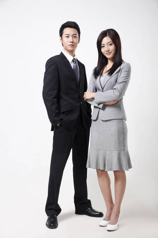 东方人,两个人,商务人士,微笑,竖图,彩色,室内,白色背景,正面,衬衫,西装,商务,安全,成功,职员,亚洲,中年,伸展,套装,正装,平静,人像,工作,领带,年轻,生活,注视,黄种人,现代,东方,白色,职业,健康,成年,成人,成熟,色彩,双人,压力,友好,专注,舒展,金融,影棚,生活方式,经济,宁静,姿态,关注,气质,目标,和平,安详,贸易,形象,太平,安适,安好,宁靖,男人,男性,年轻男性,年轻女性,女人,女性,亚洲人,中国人,年轻人,长发,白领,商人,上班族,全身,衬衣,商业,白领阶层,办公室职员,升职,行为,bj174