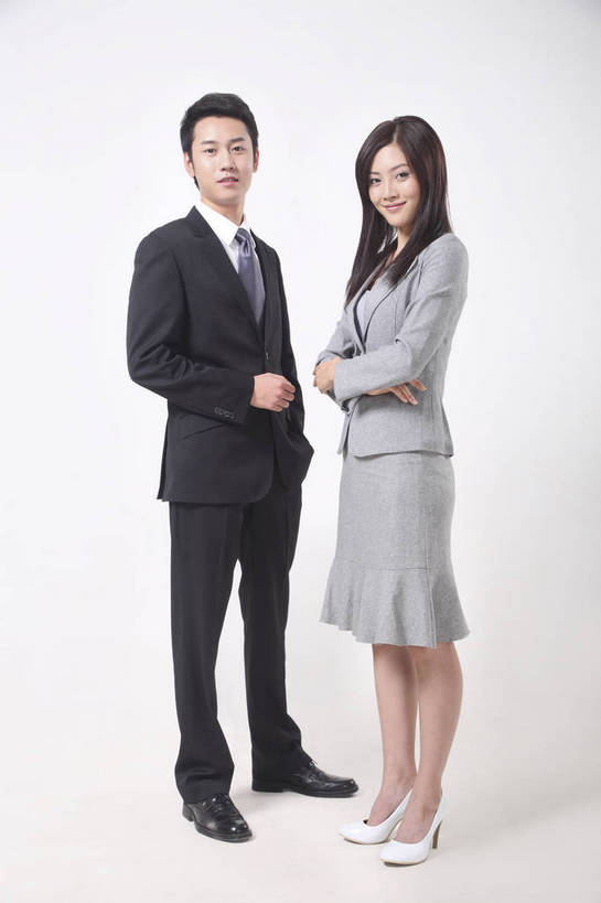 东方人,两个人,商务人士,微笑,竖图,彩色,室内,白色背景,正面,衬衫,西装,商务,安全,成功,职员,亚洲,中年,伸展,套装,正装,平静,人像,工作,领带,年轻,生活,注视,黄种人,现代,东方,白色,职业,健康,成年,成人,成熟,色彩,双人,压力,友好,专注,舒展,金融,影棚,生活方式,经济,宁静,姿态,关注,气质,目标,和平,安详,贸易,形象,太平,安适,安好,宁靖,男人,男性,年轻男性,年轻女性,女人,女性,亚洲人,中国人,年轻人,长发,白领,商人,上班族,全身,衬衣,商业,白领阶层,办公室职员,升职,行为,bj174