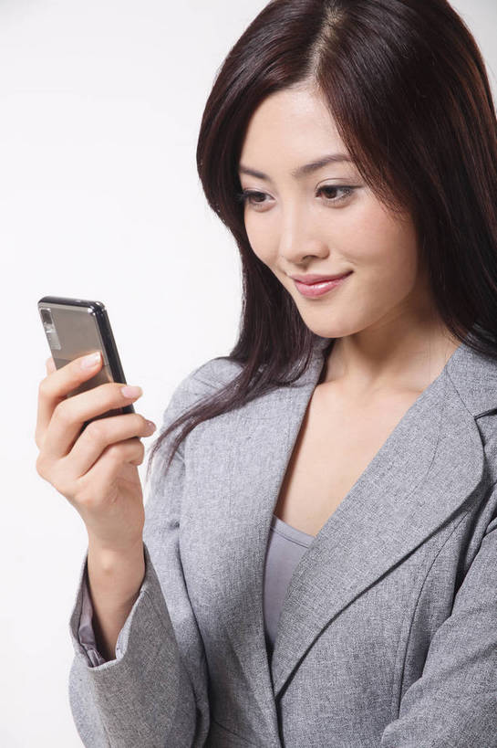 东方人,商务人士,秘书,商务女性,打电话,微笑,竖图,彩色,室内,白色背景,正面,衬衫,西装,商务,通讯,安全,成功,职员,电话,手机,亚洲,中年,伸展,套装,正装,平静,拨号,工作,办公用品,领带,联系,年轻,生活,注视,黄种人,漂亮,通讯设备,现代,东方,一个,白色,职业,健康,成年,成人,成熟,靓丽,色彩,压力,友好,专注,舒展,短信,通信,影棚,生活方式,宁静,姿态,愉悦,关注,气质,目标,商务装,和平,安详,工薪阶层,端庄,精明,形象,太平,安适,安好,宁靖,交流,年轻女性,女人,女性,亚洲人,中国人,年轻人,白领,商人,上班族,移动电话,沟通,讲话,通话,半身,衬衣,白领阶层,办公室职员,升职,行为,bj174