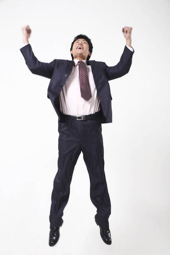 东方人,商务人士,跳,微笑,竖图,彩色,室内,白色背景,正面,衬衫,西装,商务,安全,成功,胜利,职员,亚洲,中年,双手,套装,正装,庆祝,平静,人像,工作,领带,年轻,生活,注视,黄种人,现代,东方,一个,白色,职业,健康,惊喜,成年,成人,成熟,色彩,压力,友好,专注,喊,舒展,金融,影棚,生活方式,经济,宁静,喜悦,庆贺,姿态,关注,气质,呐喊,消息,目标,和平,情绪,安详,贸易,冲动,形象,太平,安适,安好,宁靖,激昂,激动,男人,男性,亚洲人,中国人,年轻人,白领,商人,上班族,跳跃,全身,衬衣,商业,白领阶层,办公室职员,好消息,升职,行为,bj174