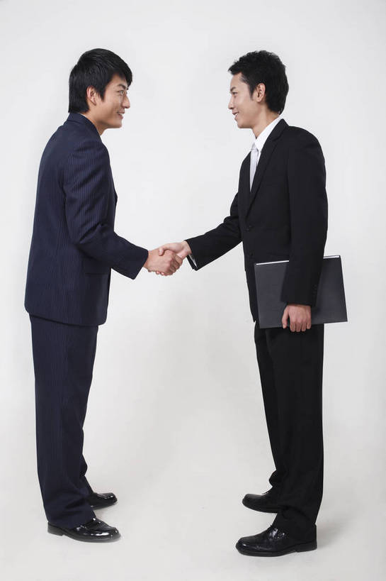 东方人,两个人,商务人士,握手,微笑,竖图,彩色,照片,室内,白色背景,正面,衬衫,西装,商务,安全,成功,合作,团队,职员,亚洲,中年,伸展,套装,正装,平静,人像,工作,领带,年轻,生活,注视,黄种人,现代,东方,两个,白色,观察,看,职业,健康,成年,成人,成熟,色彩,压力,友好,专注,舒展,金融,摄影,影棚,生活方式,经济,观看,宁静,察看,姿态,关注,气质,礼仪,目标,礼貌,和平,安详,贸易,形象,太平,安适,安好,宁靖,接洽,交流,团结,协作,男人,男性,年轻男性,亚洲人,中国人,年轻人,白领,商人,上班族,相片,沟通,站立,衬衣,拍摄,商业,照相,白领阶层,办公室职员,升职,行为,bj174