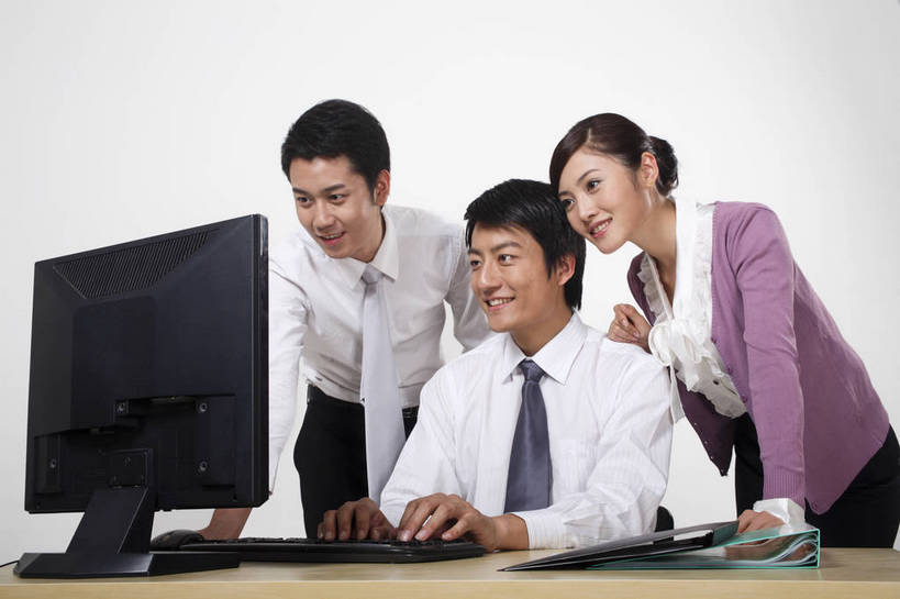 东方人,中年人,三个人,伙伴,朋友,商务人士,商务男性,商务女性,办公室,微笑,横图,彩色,室内,白天,正面,衬衫,制服,商务,讨论,友谊,成功,合作,团队,计划,竞争,职员,电脑,中国,亚洲,学习,套装,正装,研究,会议,办公用品,领带,年轻,注视,职业装,黄种人,东方,三个,站着,行业,职业,精神,美女,战略,金融,职场,经济,仔细,环境,行政,业务,公司,近景,商务装,贸易,管理人员,工薪阶层,联合,合谋,细心,细致,管理,交流,配合,认真,协作,男人,男性,女人,女性,亚洲人,中国人,年轻人,白领,商人,上班族,员工,沟通,坐着,衬衣,西服,办公,商业,白领阶层,办公室职员,bj174