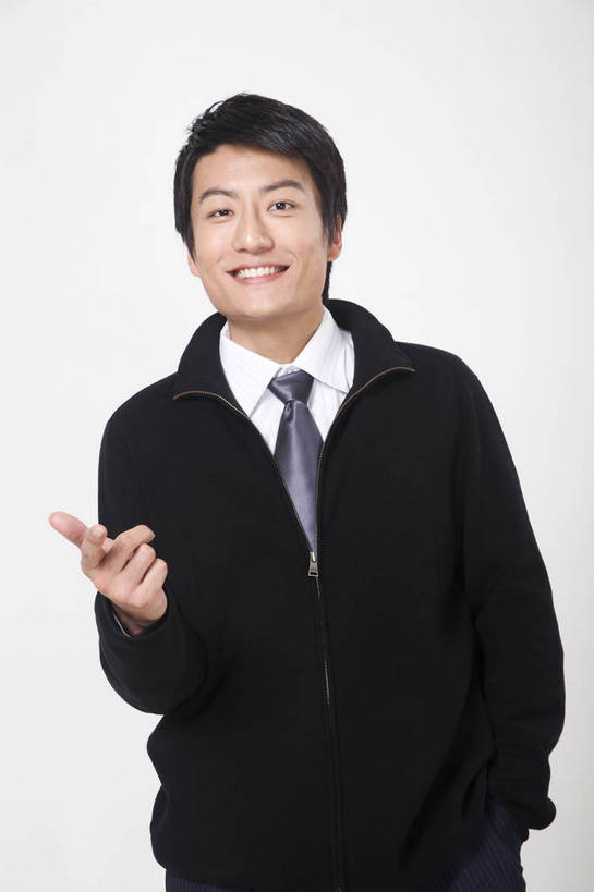 东方人,商务人士,微笑,竖图,彩色,室内,白色背景,正面,衬衫,西装,商务,安全,成功,职员,亚洲,中年,伸展,套装,正装,平静,人像,工作,领带,年轻,生活,注视,黄种人,现代,东方,一个,白色,职业,健康,表情,成年,成人,成熟,色彩,压力,友好,专注,舒展,金融,影棚,生活方式,经济,宁静,姿态,关注,气质,目标,和平,安详,贸易,形象,太平,安适,安好,宁靖,男人,男性,亚洲人,中国人,年轻人,白领,商人,上班族,衬衣,商业,白领阶层,办公室职员,升职,行为,bj174