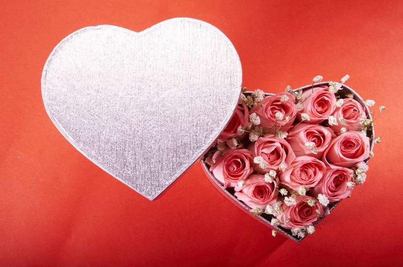 无人,横图,特写,爱情,纯洁,水,植物,玫瑰,静物,礼盒,情人节,湿,节日,芳香,香气,液体,水滴,浪漫,花,花瓣,花朵,花卉,开花,红色,自然,露珠,温馨,喜庆,香味,摄影,影棚,气味,假期,简单,象征,物体,摄影棚,关心,精美,暖色调,甜蜜,心型,影棚拍摄,拍摄,bj174