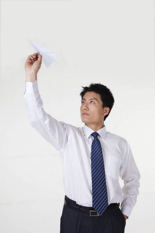 东方人,一个人,商务人士,办公室,站,微笑,竖图,彩色,室内,白天,白色背景,正面,衬衫,商务,时尚,快乐,纯洁,成功,信心,北京,中国,亚洲,仅一个人,正装,造型,工作,图片,领带,职业装,现代,职业,表情,活力,可爱,童年,童趣,自信,姿势,摄影,生活方式,纸飞机,场所,商务中心,童真,烂漫,无邪,投掷,天真,男人,男性,年轻男性,亚洲人,中国人,年轻人,白领,半身,影棚拍摄,办公,bj174