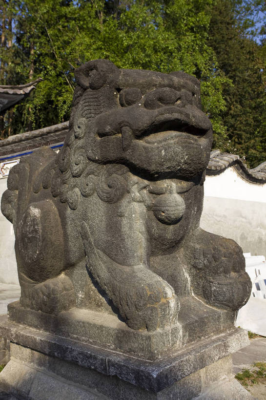 无人,寺庙,竖图,彩色,室外,白天,旅游,度假,名胜古迹,标志建筑,城市,地标,建筑,雕塑,大理,中国,亚洲,遗迹,民俗,雕像,图片,建筑群,古典,古迹,历史,文物,娱乐,建设,古建筑,云南,古代,地标建筑,享受,休闲,旅游胜地,放松,摄影,宗教,祠堂,都市风光,文明,中国文化,古文明,东亚,云南省,中华人民共和国,西南地区,崇圣寺,崇圣寺三塔,滇,大理州,大理白族自治州,古远,旅行,传统文化,大理崇圣寺,大理三塔,三塔,云南崇圣寺三塔,bj174