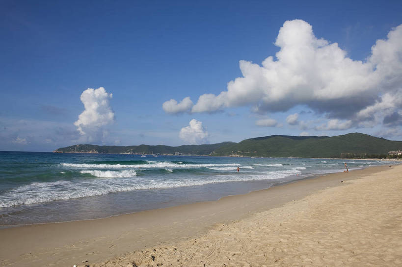 横图,彩色,室外,白天,旅游,沙滩,三亚,图片,海南,天空,自然,海水,旅游胜地,摄影,潮水,海,海滩,旅行,亚龙湾,bj174