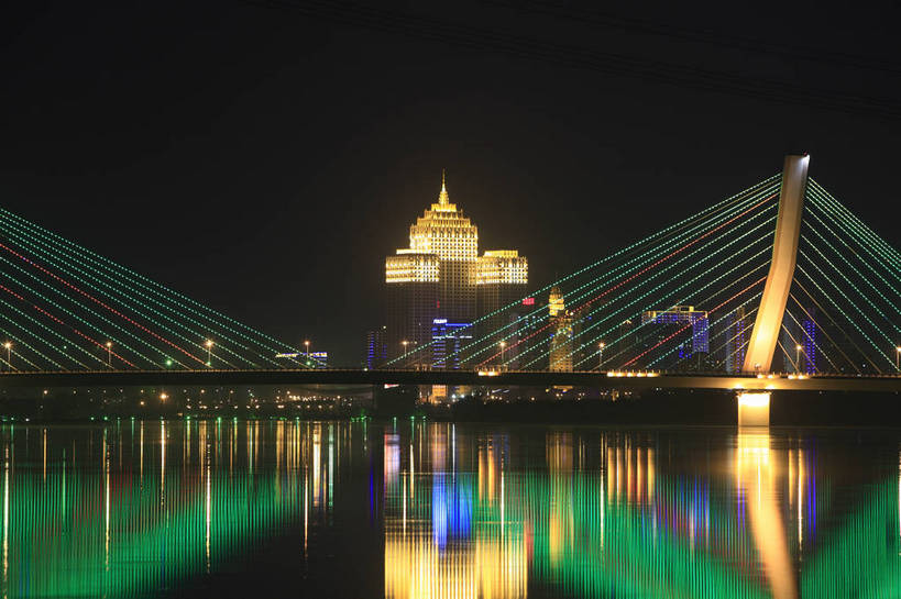 无人,横图,彩色,室外,特写,旅游,度假,名胜古迹,标志建筑,城市,大桥,地标,建筑,桥梁,夜景,中国,亚洲,遗迹,图片,景观,斜拉桥,桥,灯光,古迹,文物,娱乐,建设,古建筑,现代建筑,享受,休闲,旅游胜地,放松,摄影,古文明,东亚,辽宁,辽宁省,沈阳,中华人民共和国,省会,灯火辉煌,沈阳市,辽,东北地区,斜张桥,河,东北,中国东北地区,东北三省,东三省,富民桥,浑河,bj174