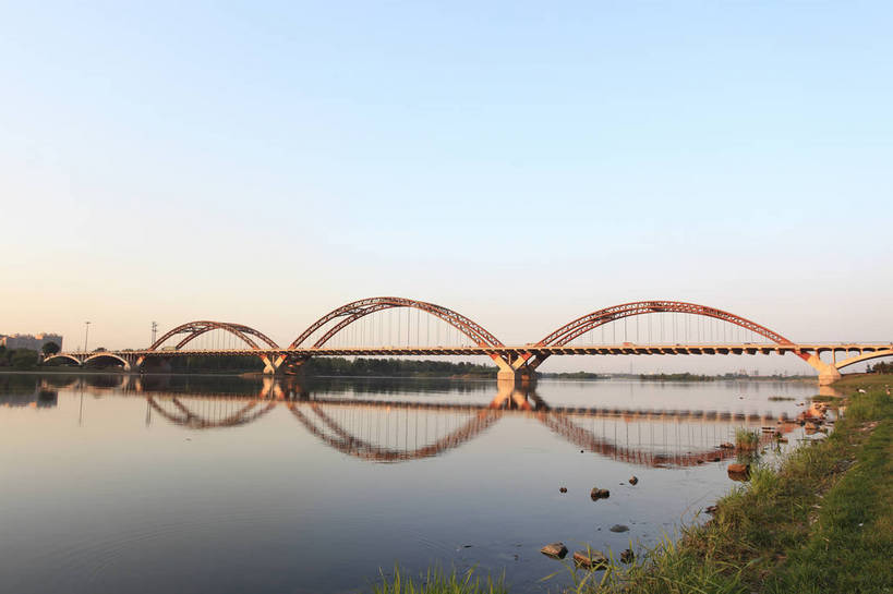 无人,横图,彩色,室外,白天,旅游,度假,名胜古迹,标志建筑,大桥,地标,建筑,桥梁,中国,亚洲,遗迹,图片,河岸,桥,古迹,文物,娱乐,建设,古建筑,拱桥,自然,享受,休闲,旅游胜地,放松,摄影,拱形,风光,古文明,东亚,辽宁,辽宁省,沈阳,中华人民共和国,省会,沈阳市,辽,东北地区,钢拱桥,东北,中国东北地区,东北三省,东三省,浑河,长青桥,bj174